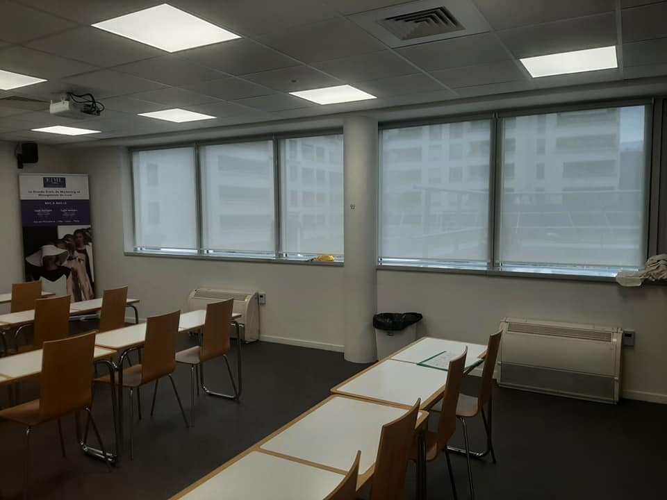 Pose de stores enrouleurs dans un centre de formation à Lyon