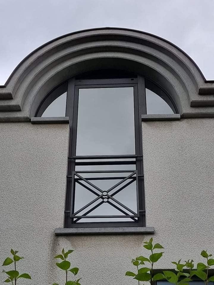 Pose de film miroir sans tain dans une maison près LUXEMBOURG VILLE